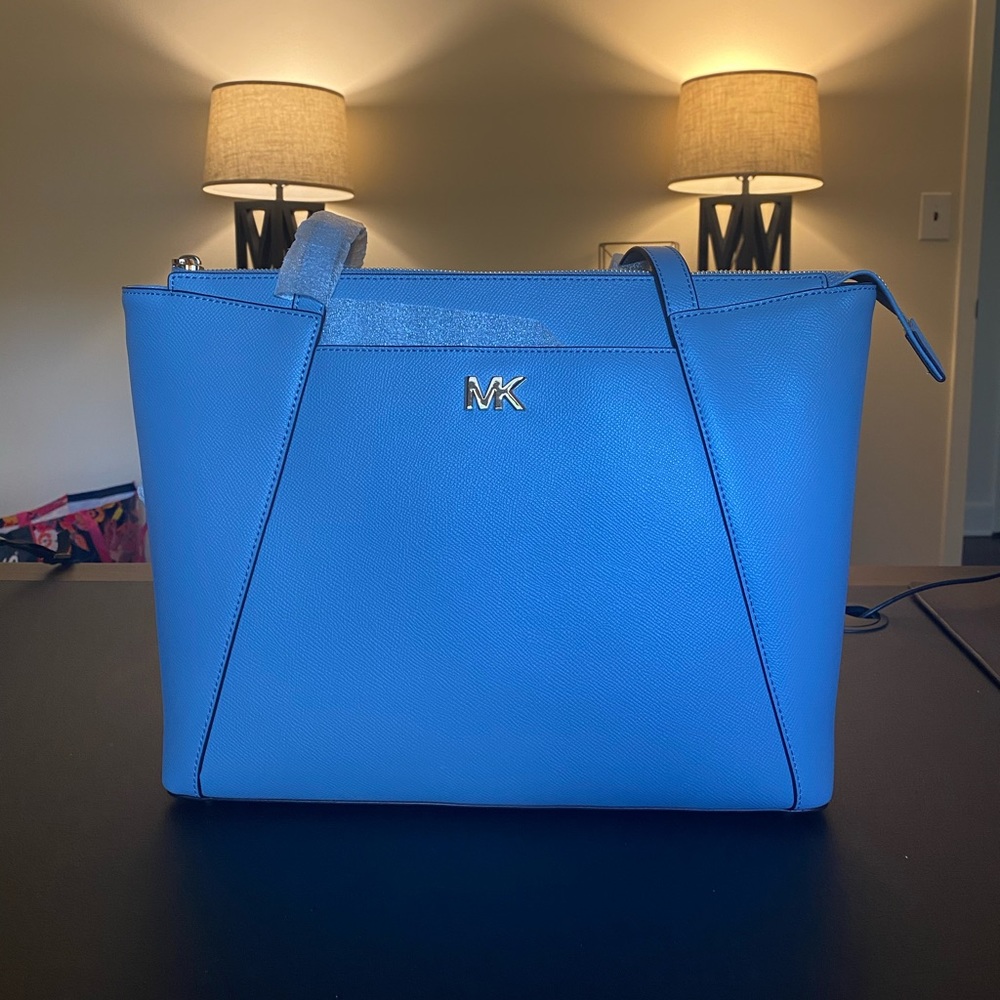 NWT Michael Kors Maddie Medium Tote Pale Blue